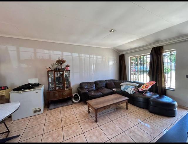 3 BEDROOM HOUSE FOR SALE IN SHARON PARK